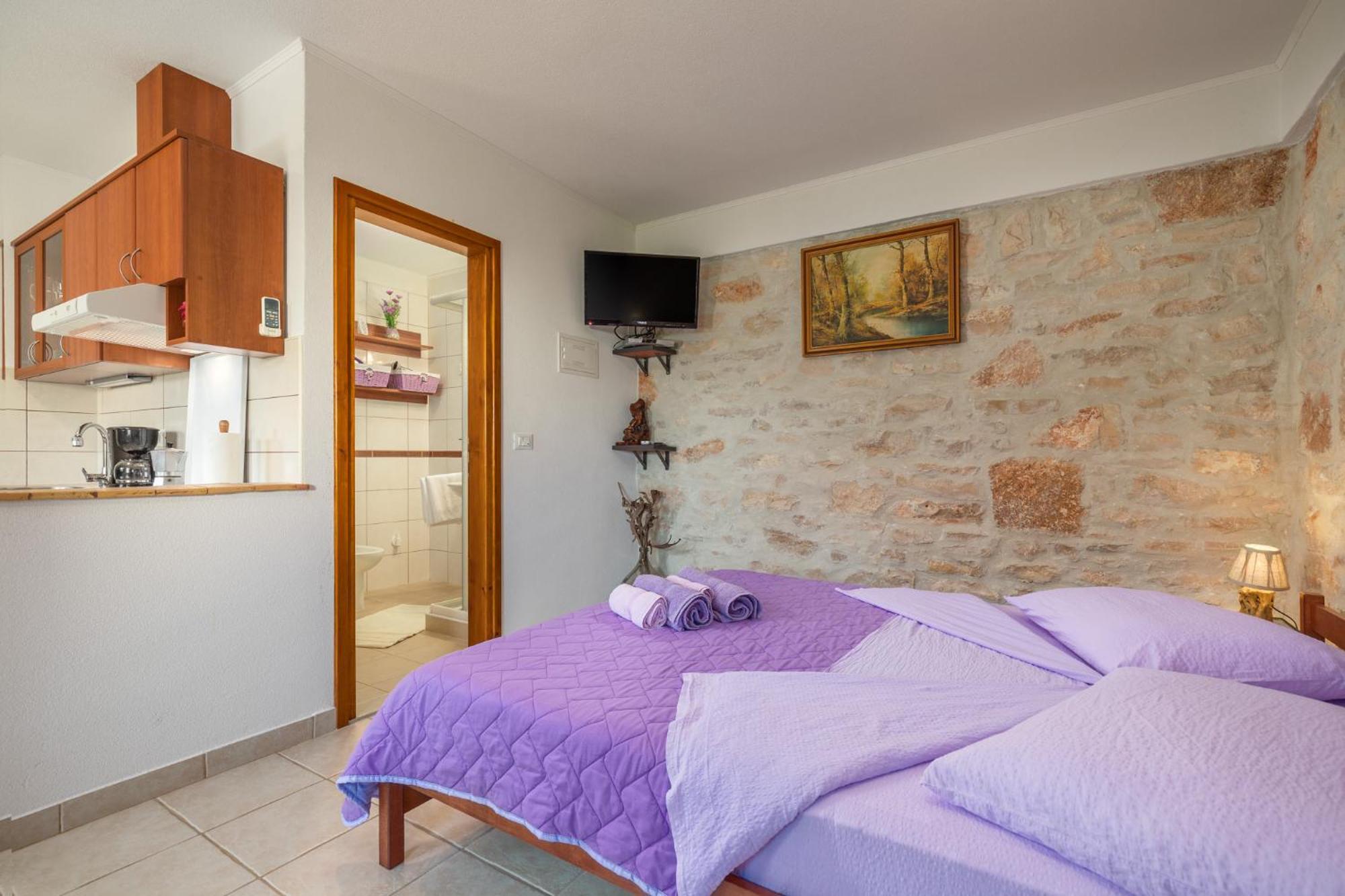 Basarinka Appartement *